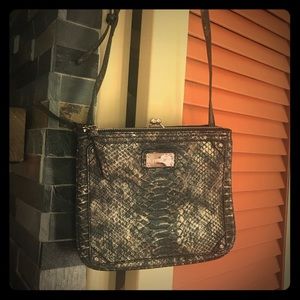 Crossbody handbag